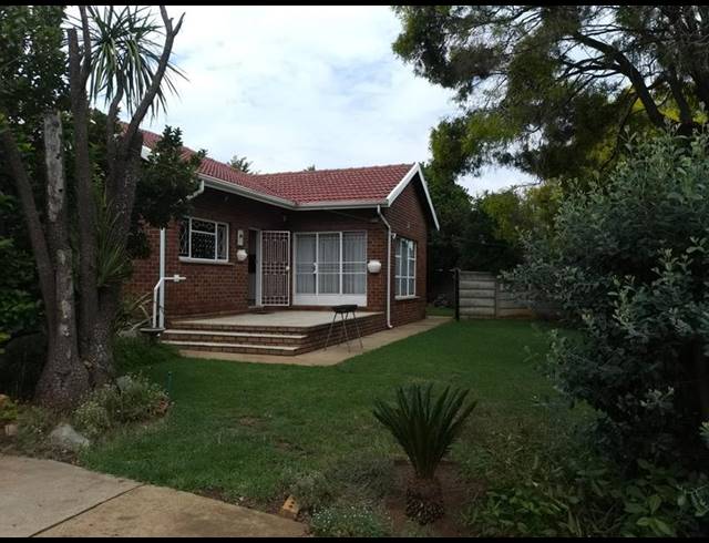3 BEDROOM HOUSE FOR SALE IN DERSLEY